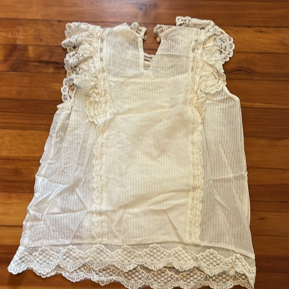 Maeve lace pattered top. - Picture 2 of 3